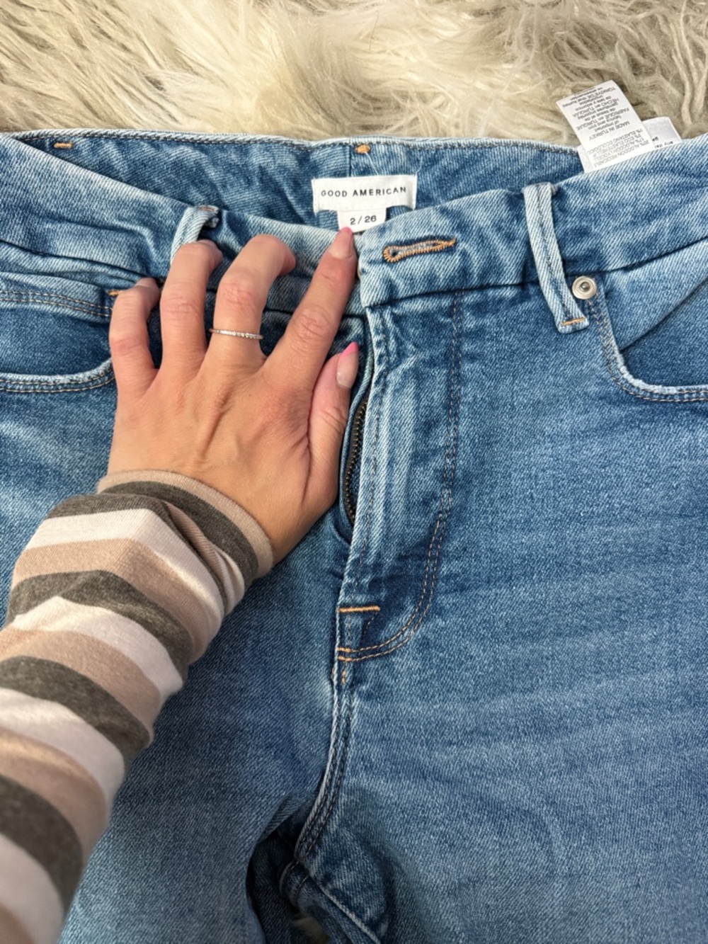 Good American Classic Light Blue High-Rise Mom Jeans